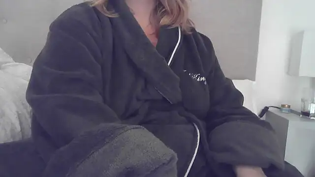 Snapshot of sizha6 chatting on 10/27/25, 07:45 sizha6 online show from 10/27/25, 07:45