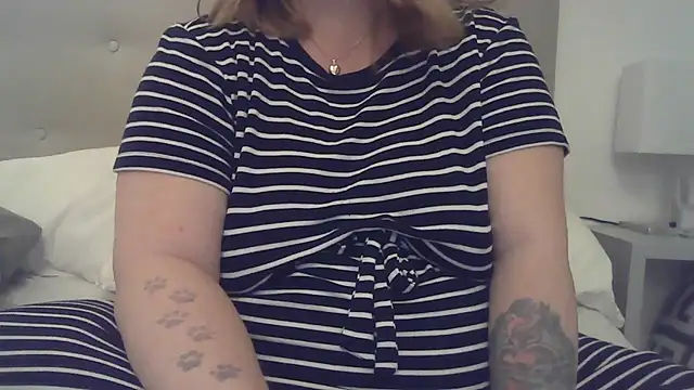 Snapshot of sizha6 chatting on 11/16/25, 08:09 sizha6 online show from 11/16/25, 08:09