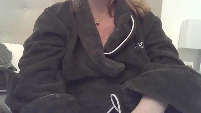 Snapshot of sizha6 chatting on 11/28/25, 09:45 sizha6 online show from 11/28/25, 09:45