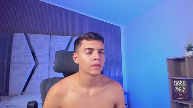 JacobRoberts1 online show from 10/03/25, 07:44