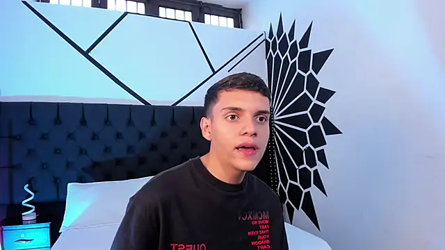 JacobRoberts1 online show from 10/09/25, 09:13