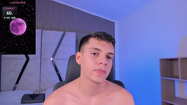 JacobRoberts1 online show from 11/05/25, 09:48