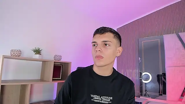 JacobRoberts1 online show from 11/28/25, 08:22