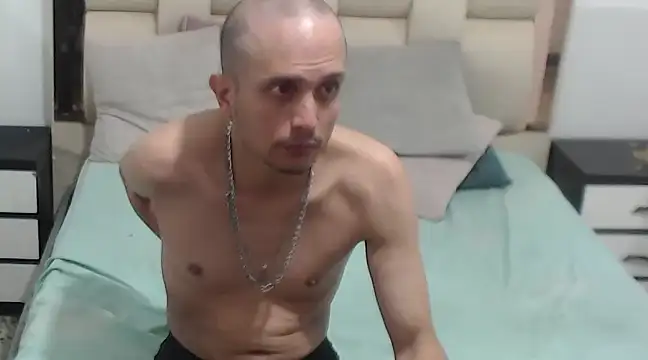 Snapshot of JhonTorres018 chatting on 02/14/25, 10:14 JhonTorres018 online show from 02/14/25, 10:14