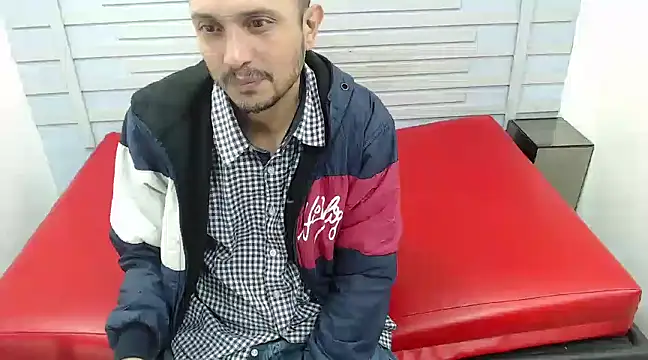 Snapshot of JhonTorres018 chatting on 02/27/25, 07:15 JhonTorres018 online show from 02/27/25, 07:15