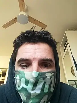 Snapshot of stfbi chatting on 02/17/25, 03:20 stfbi online show from 02/17/25, 03:20