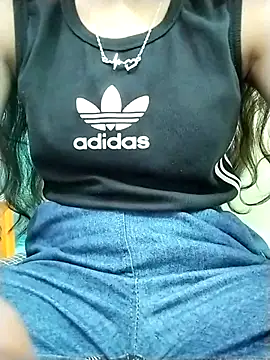 Snapshot of Aaradhna-hoy chatting on 03/02/25, 08:27 Aaradhna-hoy online show from 03/02/25, 08:27