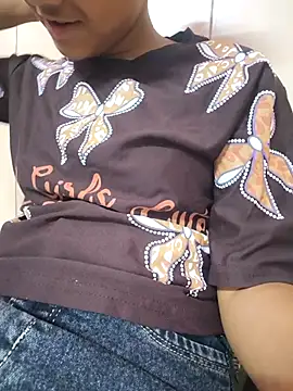 Snapshot of Aaradhna-hoy chatting on 10/08/25, 10:02 Aaradhna-hoy online show from 10/08/25, 10:02