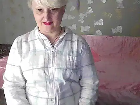 Snapshot of NikolinaBounty chatting on 03/08/25, 10:02 NikolinaBounty online show from 03/08/25, 10:02
