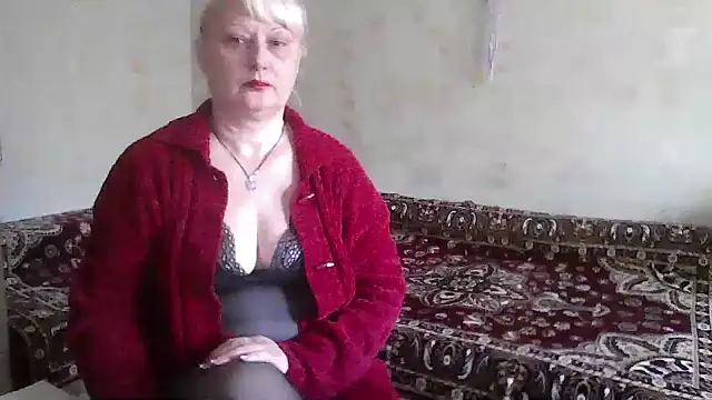 Snapshot of NikolinaBounty chatting on 10/02/25, 11:39 NikolinaBounty online show from 10/02/25, 11:39