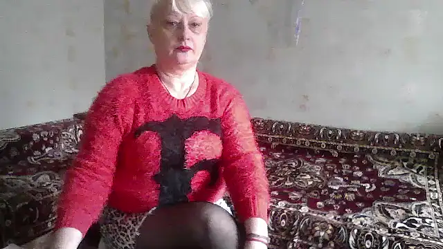 Snapshot of NikolinaBounty chatting on 10/19/25, 07:42 NikolinaBounty online show from 10/19/25, 07:42