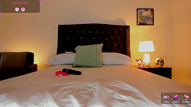 Snapshot of Skay_Hot chatting on 09/09/25, 11:04 Skay Hot online show from 09/09/25, 11:04