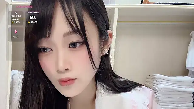 yueyue2003 online show from 06/26/26, 12:09