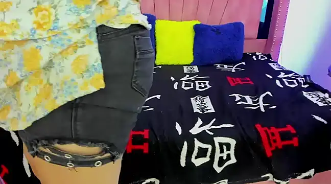 Snapshot of WendyThomson chatting on 02/18/25, 12:49 WendyThomson online show from 02/18/25, 12:49