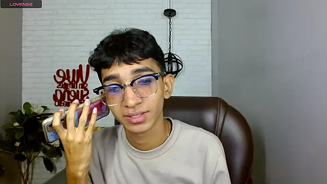 Snapshot of Martin_Linares chatting on 02/25/25, 01:39 Martin Linares online show from 02/25/25, 01:39