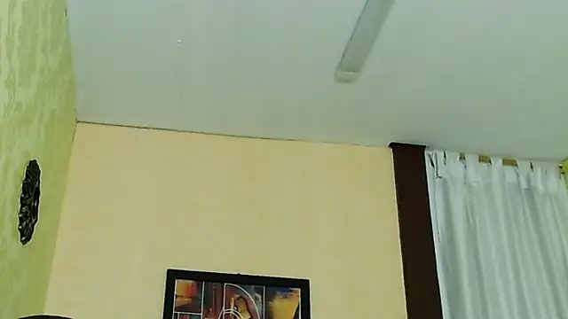 Snapshot of Martin_Linares chatting on 03/18/25, 04:37 Martin Linares online show from 03/18/25, 04:37