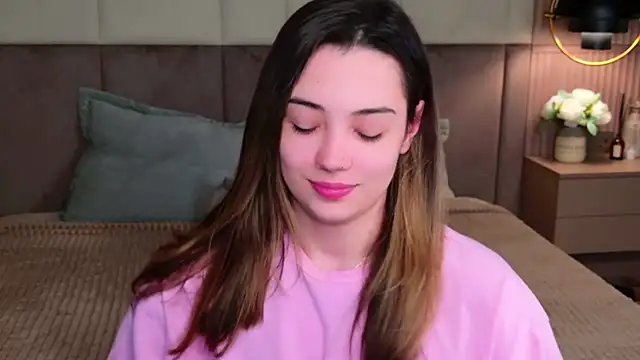 Snapshot of Alice_Deleon chatting on 02/20/25, 08:47 Alice Deleon online show from 02/20/25, 08:47