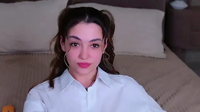 Snapshot of Alice_Deleon chatting on 02/22/25, 12:49 Alice Deleon online show from 02/22/25, 12:49