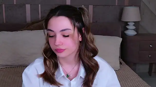 Snapshot of Alice_Deleon chatting on 02/22/25, 03:56 Alice Deleon online show from 02/22/25, 03:56