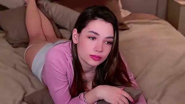 Snapshot of Alice_Deleon chatting on 03/02/25, 12:31 Alice Deleon online show from 03/02/25, 12:31