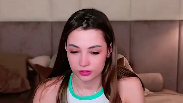 Snapshot of Alice_Deleon chatting on 03/02/25, 06:59 Alice Deleon online show from 03/02/25, 06:59