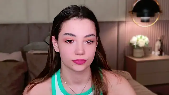 Snapshot of Alice_Deleon chatting on 03/02/25, 10:05 Alice Deleon online show from 03/02/25, 10:05