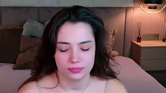 Snapshot of Alice_Deleon chatting on 09/24/25, 06:06 Alice Deleon online show from 09/24/25, 06:06