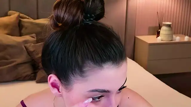 Snapshot of Alice_Deleon chatting on 11/06/25, 10:38 Alice Deleon online show from 11/06/25, 10:38