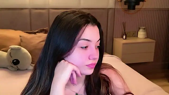 Snapshot of Alice_Deleon chatting on 11/16/25, 10:54 Alice Deleon online show from 11/16/25, 10:54