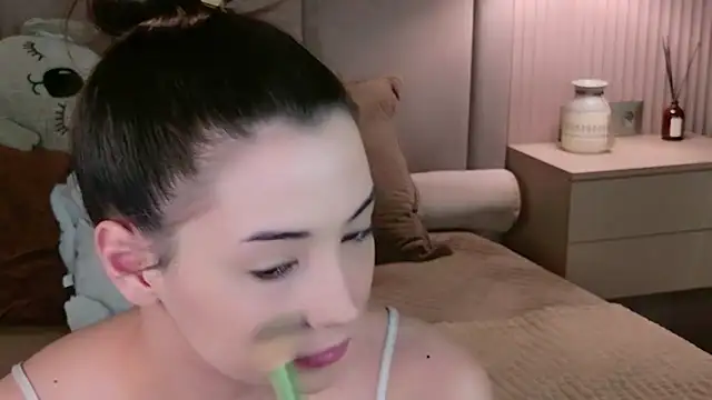 Snapshot of Alice_Deleon chatting on 06/25/26, 11:04 Alice Deleon online show from 06/25/26, 11:04