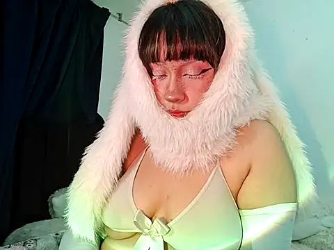 Snapshot of blue_katt chatting on 03/11/25, 07:04 blue katt online show from 03/11/25, 07:04