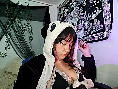 Snapshot of blue_katt chatting on 03/21/25, 08:28 blue katt online show from 03/21/25, 08:28