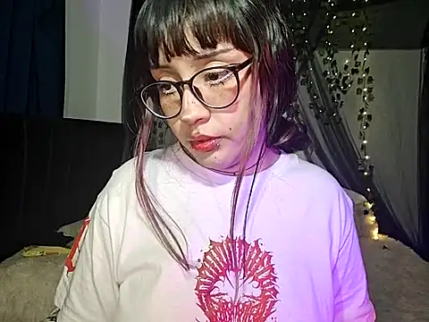 Snapshot of blue_katt chatting on 03/22/25, 05:28 blue katt online show from 03/22/25, 05:28