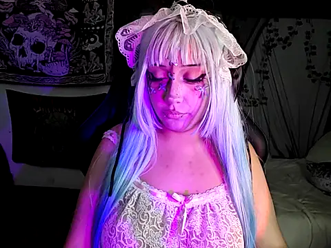 Snapshot of blue_katt chatting on 09/24/25, 10:57 blue katt online show from 09/24/25, 10:57