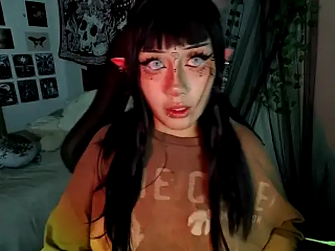 Snapshot of blue_katt chatting on 11/10/25, 10:20 blue katt online show from 11/10/25, 10:20