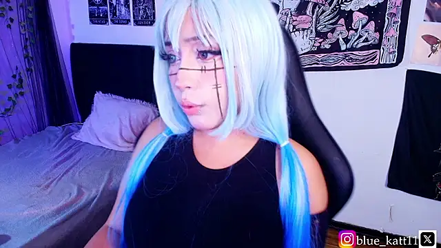 Snapshot of blue_katt chatting on 03/18/26, 02:26 blue katt online show from 03/18/26, 02:26