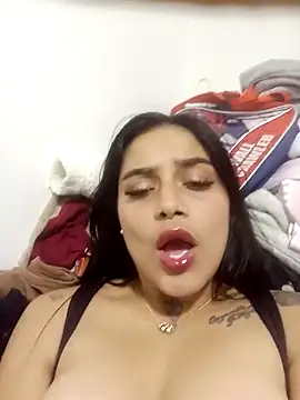 Snapshot of Emily_sharlot chatting on 03/03/25, 12:48 Emily sharlot online show from 03/03/25, 12:48