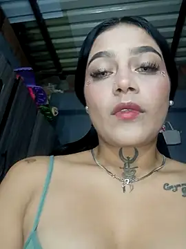 Snapshot of Emily_sharlot chatting on 03/11/25, 09:02 Emily sharlot online show from 03/11/25, 09:02