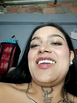 Snapshot of Emily_sharlot chatting on 03/19/25, 11:57 Emily sharlot online show from 03/19/25, 11:57