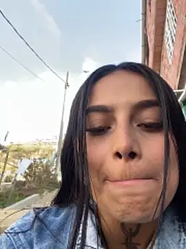 Snapshot of Emily_sharlot chatting on 11/11/25, 11:32 Emily sharlot online show from 11/11/25, 11:32