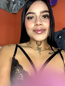 Snapshot of Emily_sharlot chatting on 11/26/25, 09:43 Emily sharlot online show from 11/26/25, 09:43