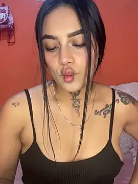 Snapshot of Emily_sharlot chatting on 12/04/25, 06:27 Emily sharlot online show from 12/04/25, 06:27