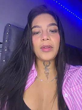 Snapshot of Emily_sharlot chatting on 07/06/26, 11:07 Emily sharlot online show from 07/06/26, 11:07