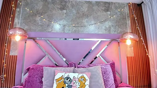 Snapshot of EmmaSulivan chatting on 11/09/25, 11:08 EmmaSulivan online show from 11/09/25, 11:08