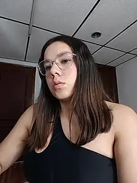 Snapshot of EmmaSulivan chatting on 07/07/26, 03:09 EmmaSulivan online show from 07/07/26, 03:09