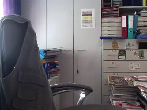 HMStraps01 online show from 12/30/24, 10:21