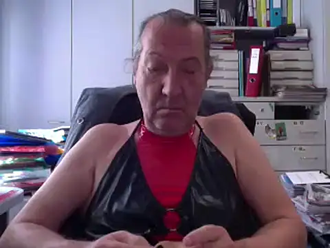 HMStraps01 online show from 09/22/25, 08:49