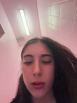 sexymelli18 online show from 04/28/26, 08:19