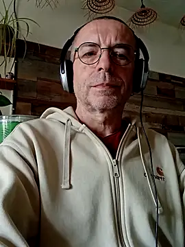 Snapshot of Xavspank2 chatting on 04/13/26, 09:37 Xavspank2 online show from 04/13/26, 09:37