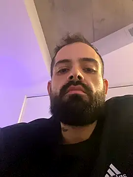 guccititi online show from 11/01/25, 01:40